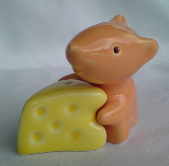 Bild 1 von Salz- und Pfefferstreuer Maus - Käse hellbraun gelb