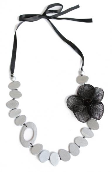Bild 1 von Halskette mit Blume  in schwarz + silber